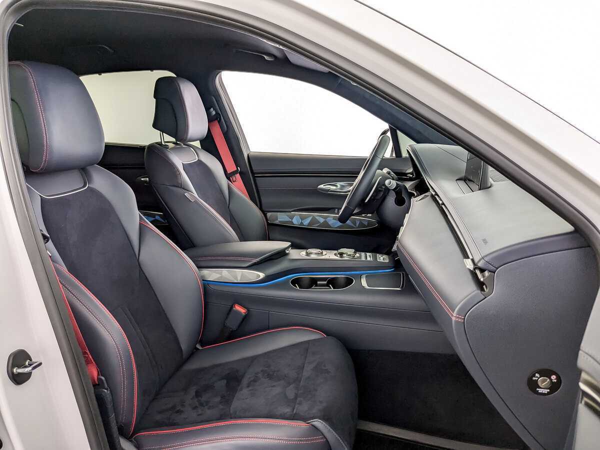 Купить Genesis GV70, 2022, 15 407 км, фото №18