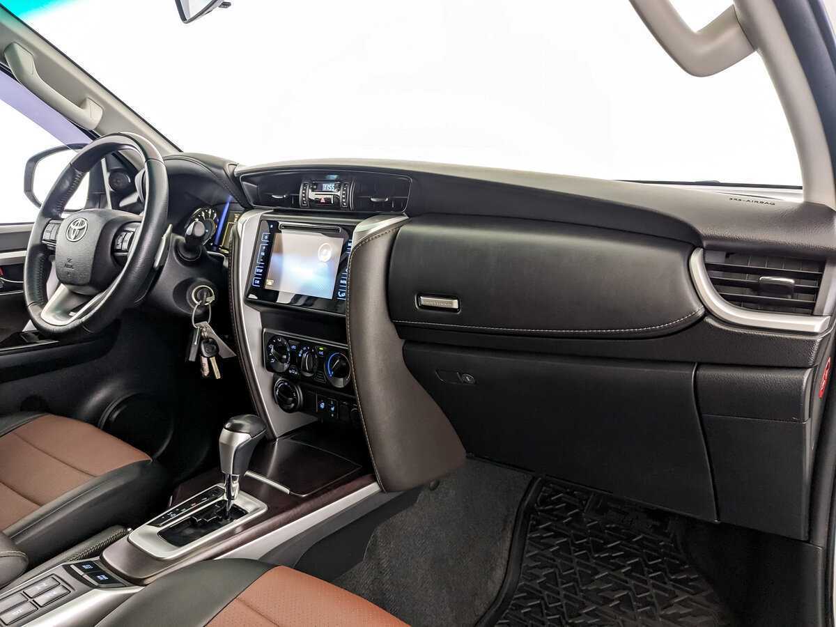 Купить Toyota Fortuner, 2018, 109 199 км, фото №9