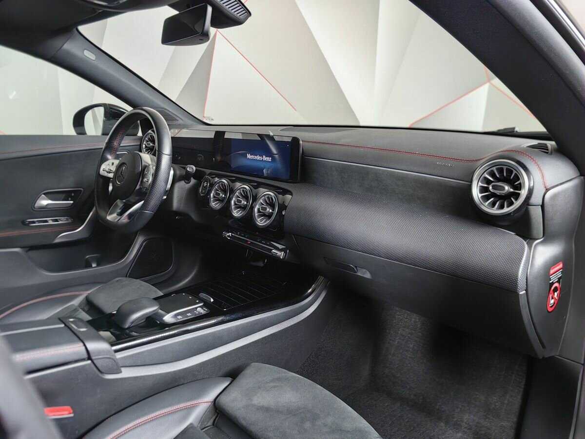 Купить Mercedes-Benz CLA 200, 2020, 59 261 км, фото №9