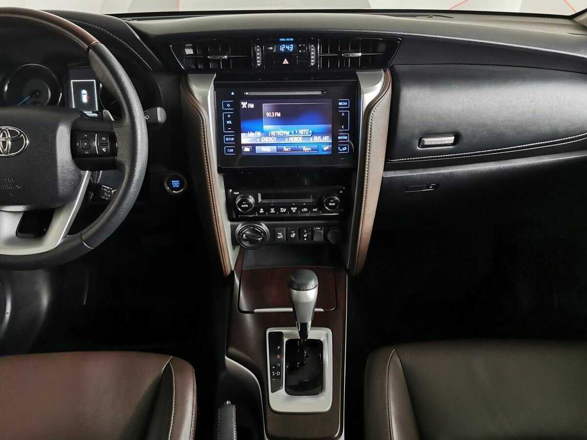 Купить Toyota Fortuner, 2019, 46 083 км, фото №11