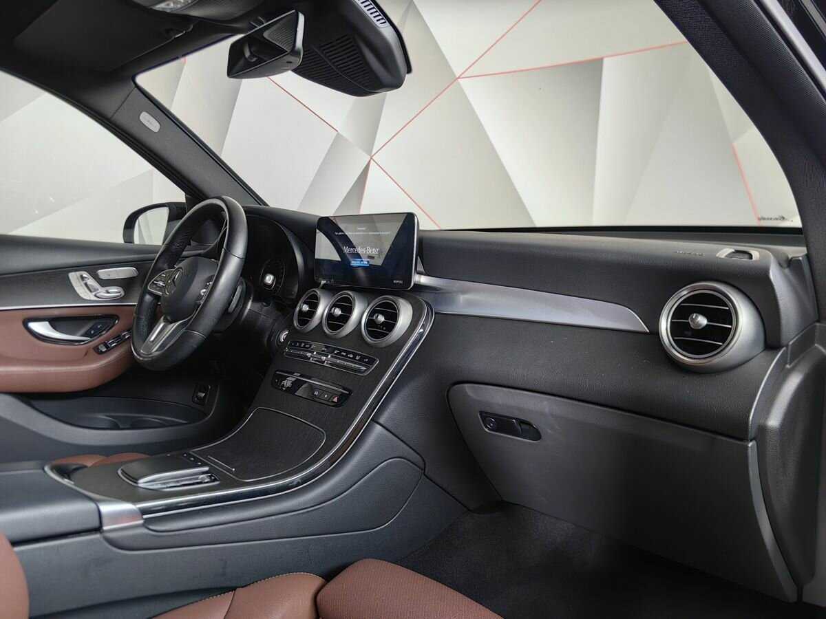 Купить Mercedes-Benz GLC 300 d, 2021, 69 090 км, фото №9