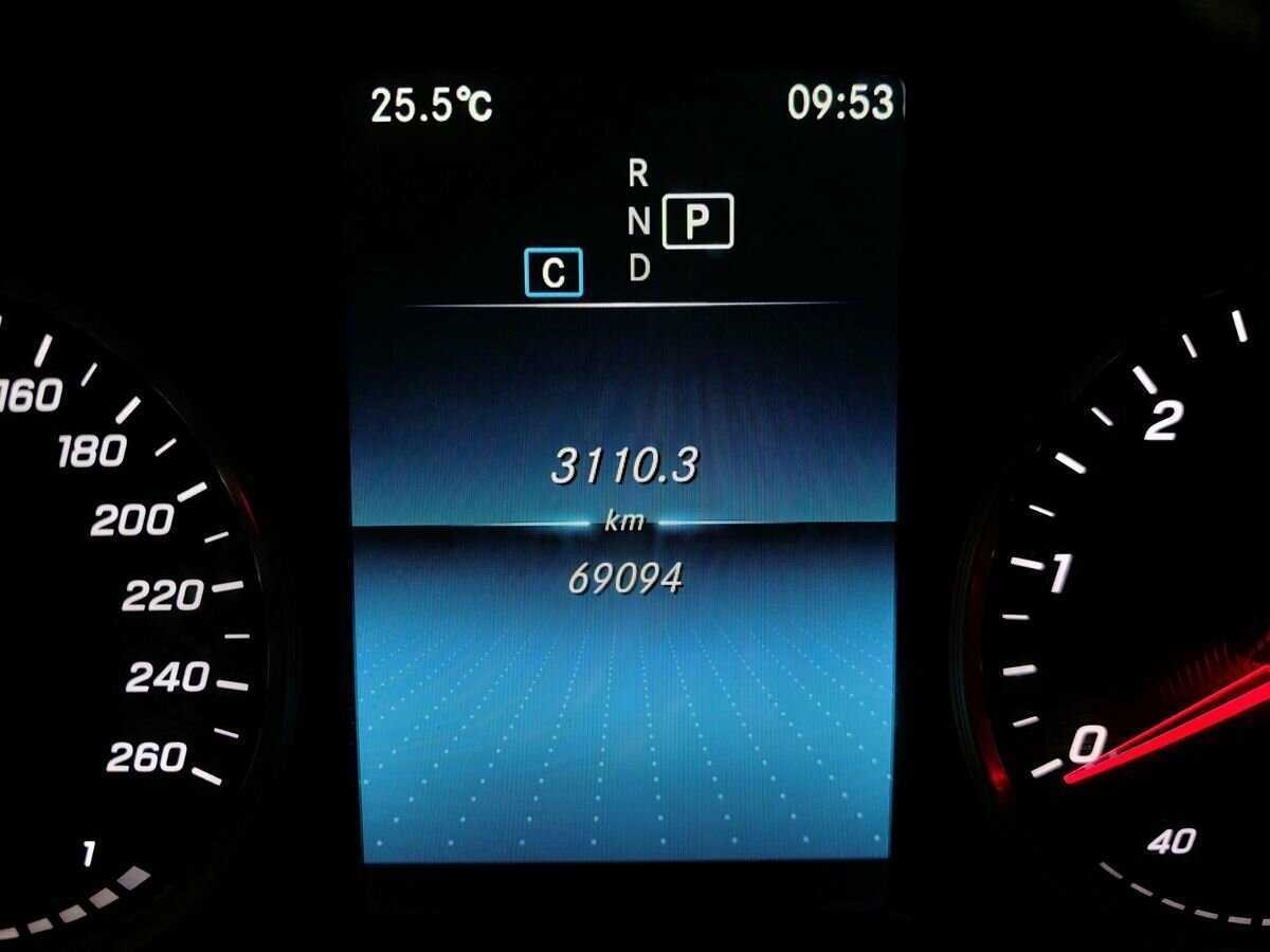 Купить Mercedes-Benz GLC 300 d, 2021, 69 090 км, фото №17