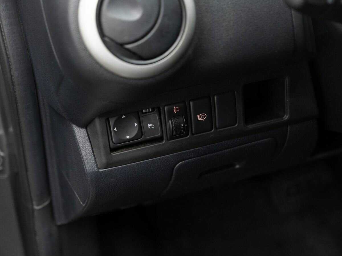 Купить Nissan Note, 2011, 200 000 км, фото №16