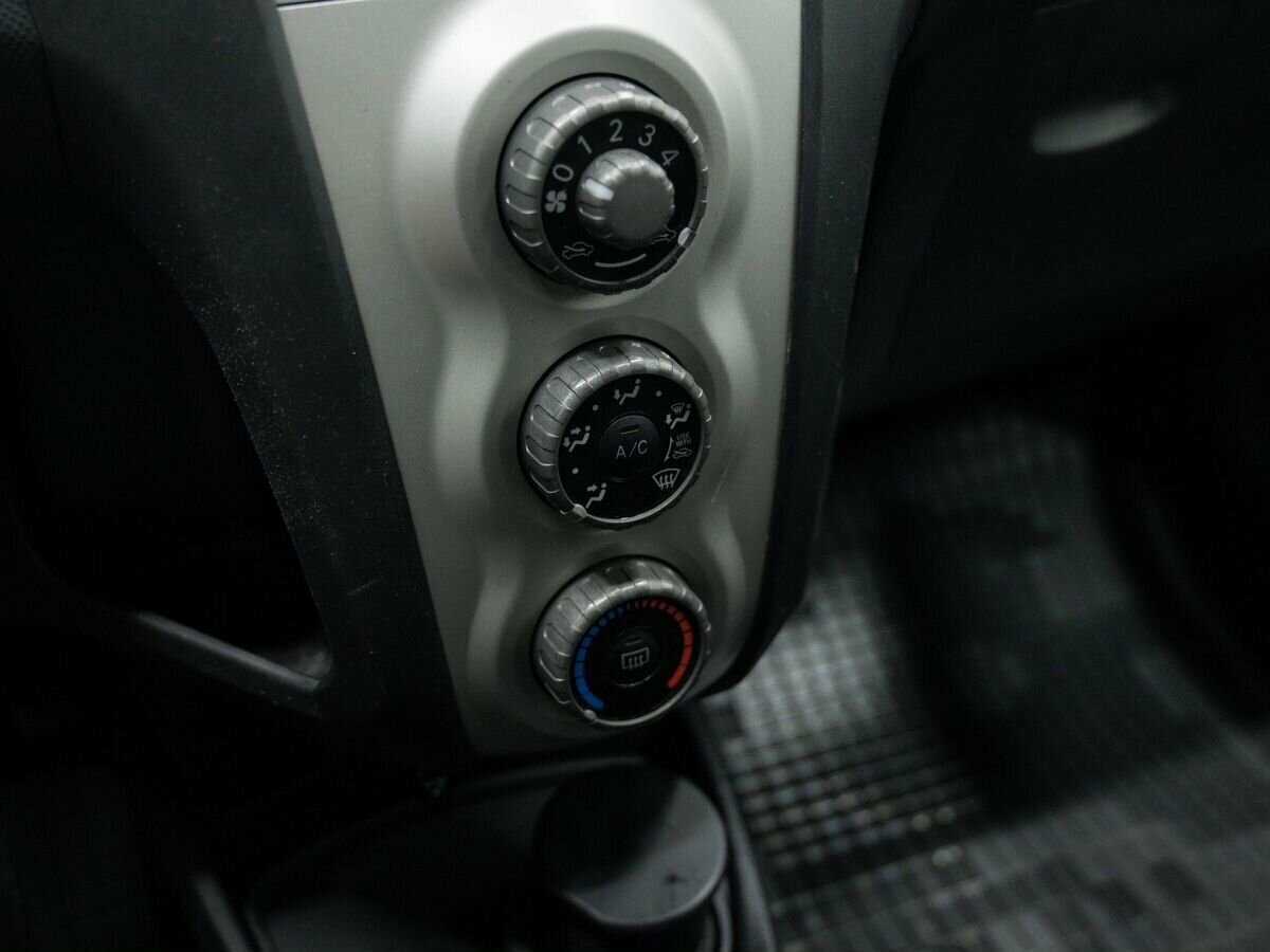 Купить Toyota Yaris, 2008, 200 000 км, фото №17