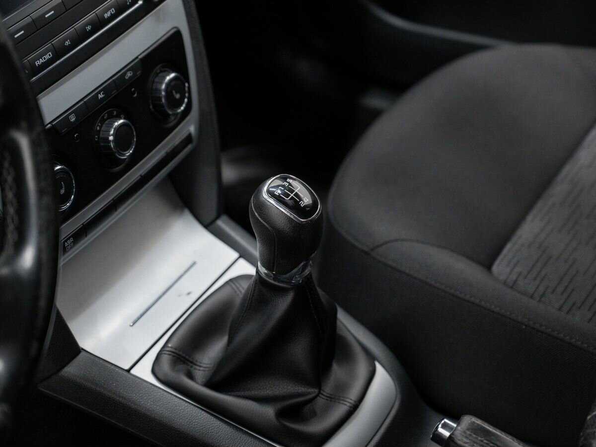 Купить Skoda Octavia, 2011, 302 770 км, фото №16