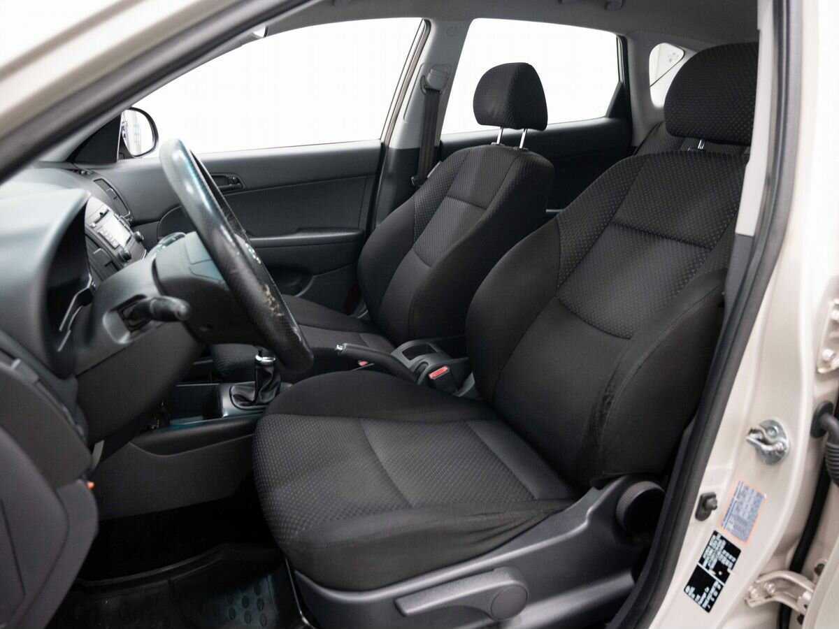 Купить Hyundai i30, 2010, 252 640 км, фото №8