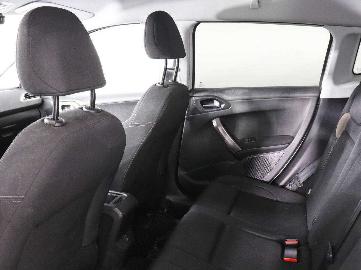 Купить Peugeot 2008, 2014, 135 701 км, фото №12