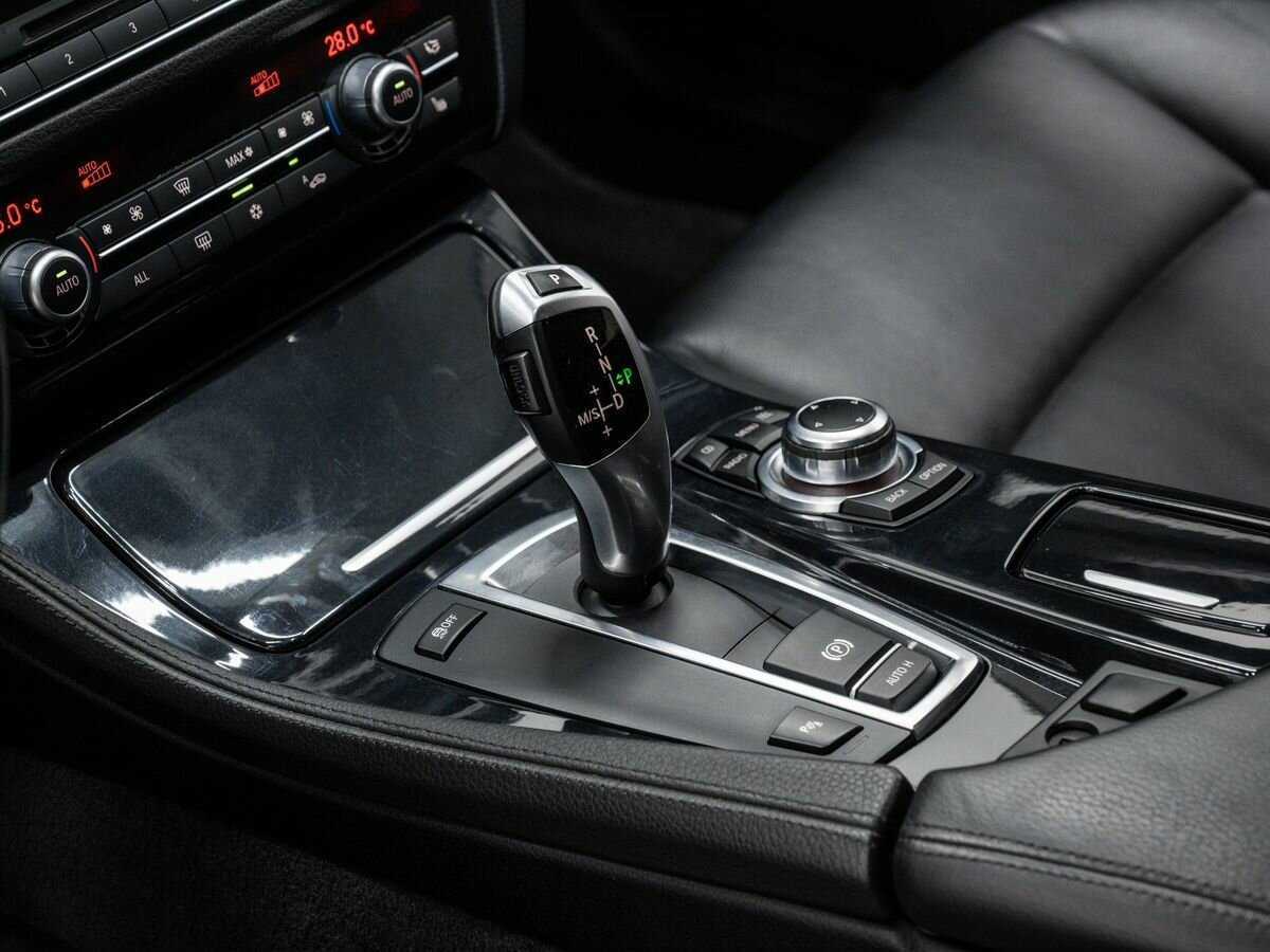 Купить BMW 5 серии 528i, 2011, 130 320 км, фото №17