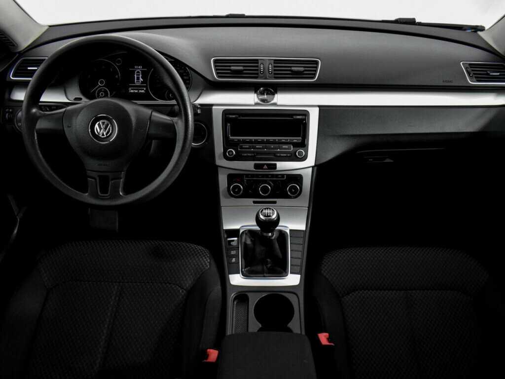 Купить Volkswagen Passat, 2011, 248 793 км, фото №12