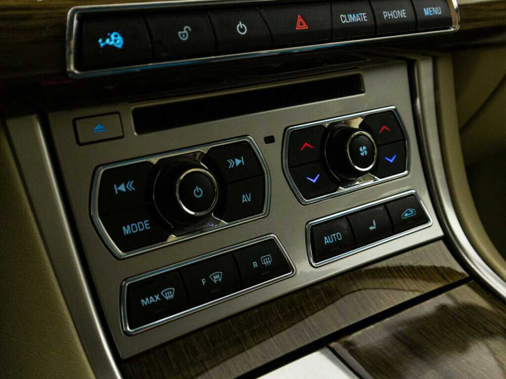 Купить Jaguar XF, 2011, 190 359 км, фото №16