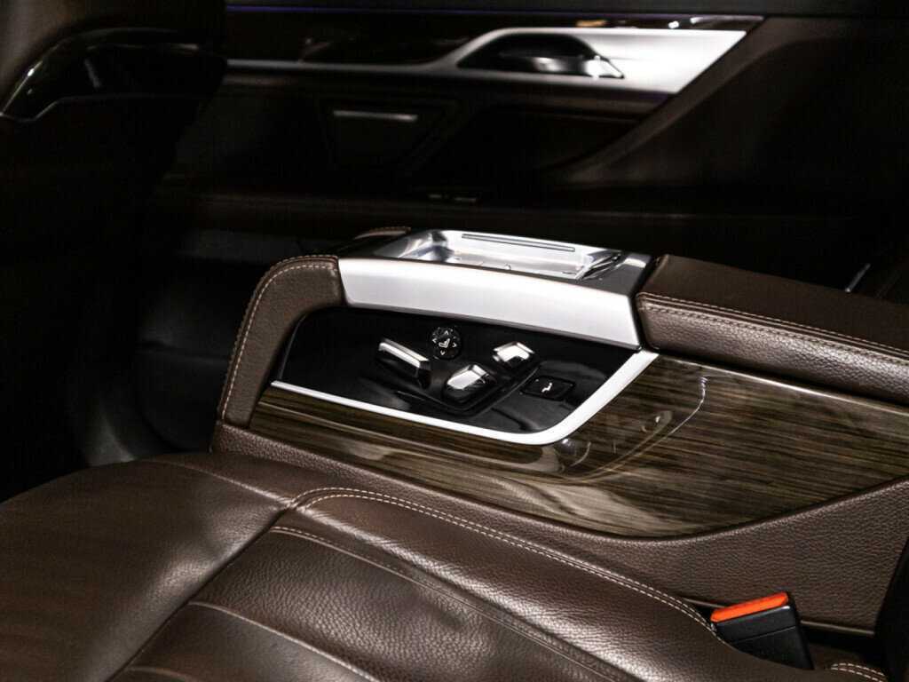 Купить BMW 7 серии Long 730Ld xDrive, 2016, 209 470 км, фото №33
