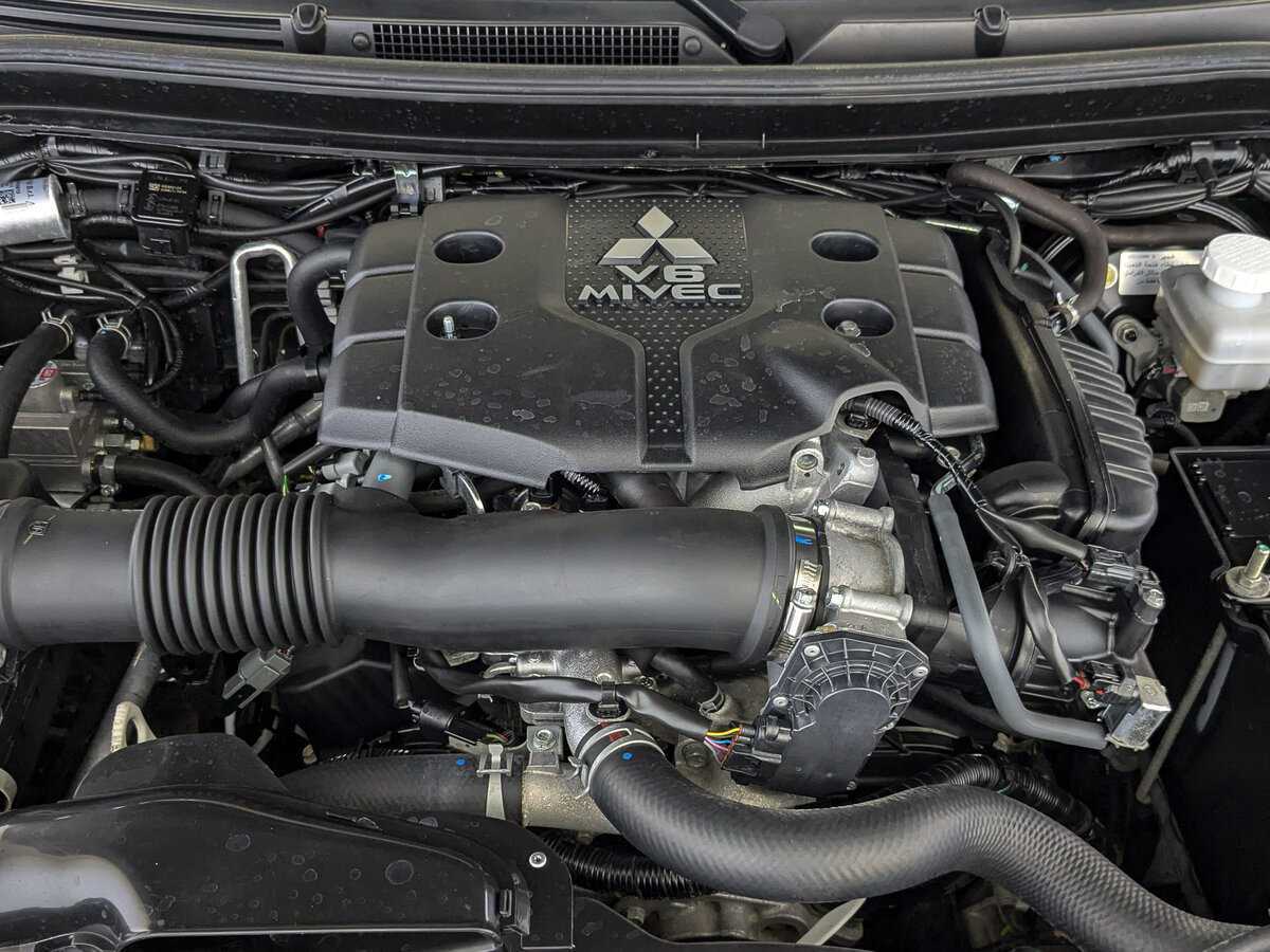 Купить Mitsubishi Montero Sport, 2023, 48 889 км, фото №9