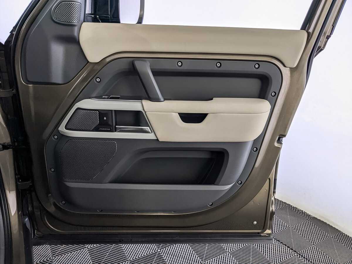 Купить Land Rover Defender 110, 2021, 51 833 км, фото №25