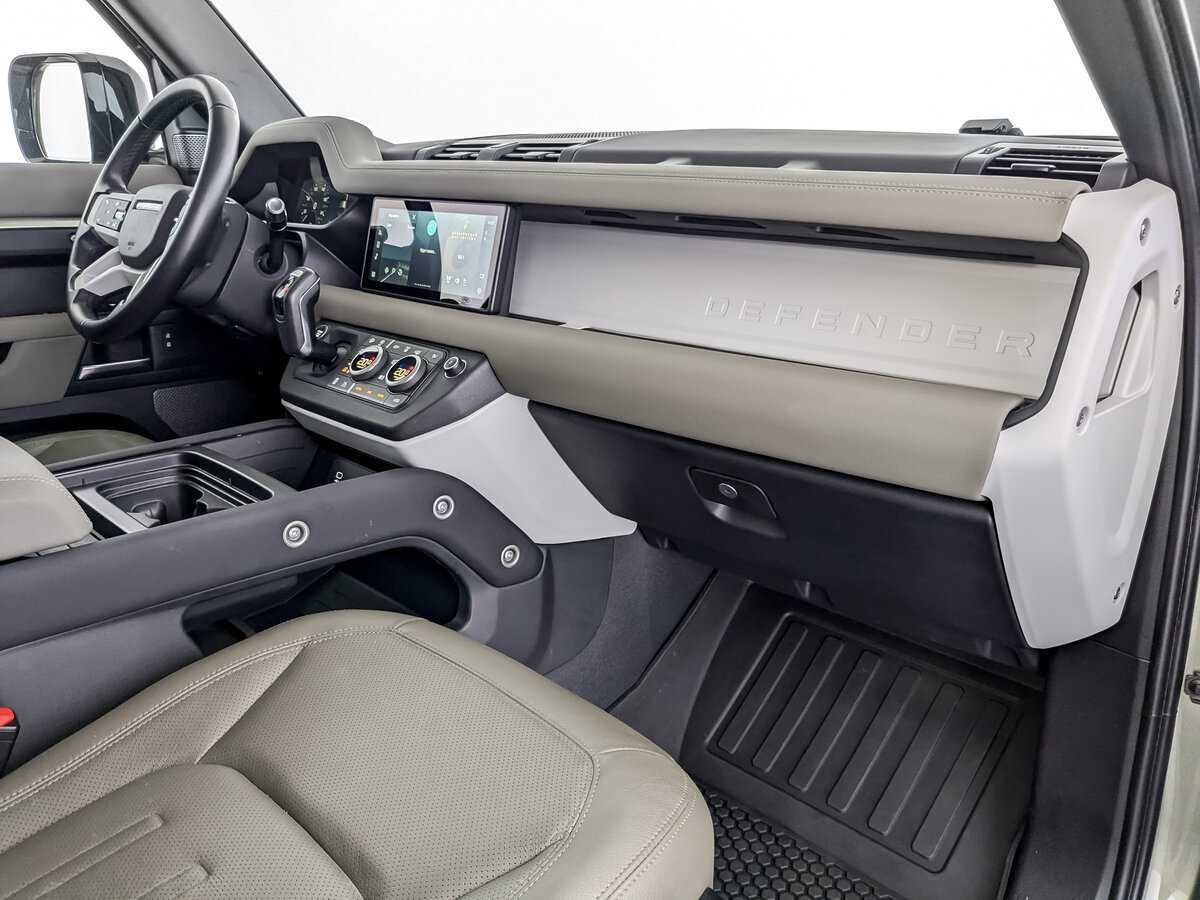Купить Land Rover Defender 110, 2021, 66 300 км, фото №11