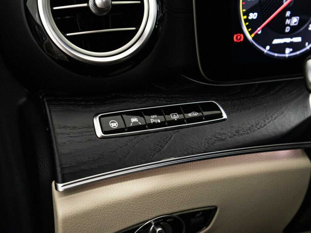 Купить Mercedes-Benz E-Класс AMG 63 AMG S, 2018, 123 956 км, фото №24