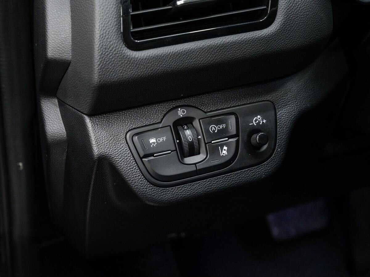 Купить Hongqi H5, 2022, 33 000 км, фото №19