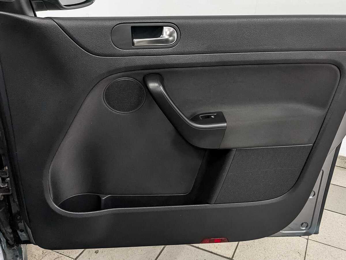 Купить Volkswagen Golf Plus, 2012, 36 733 км, фото №24