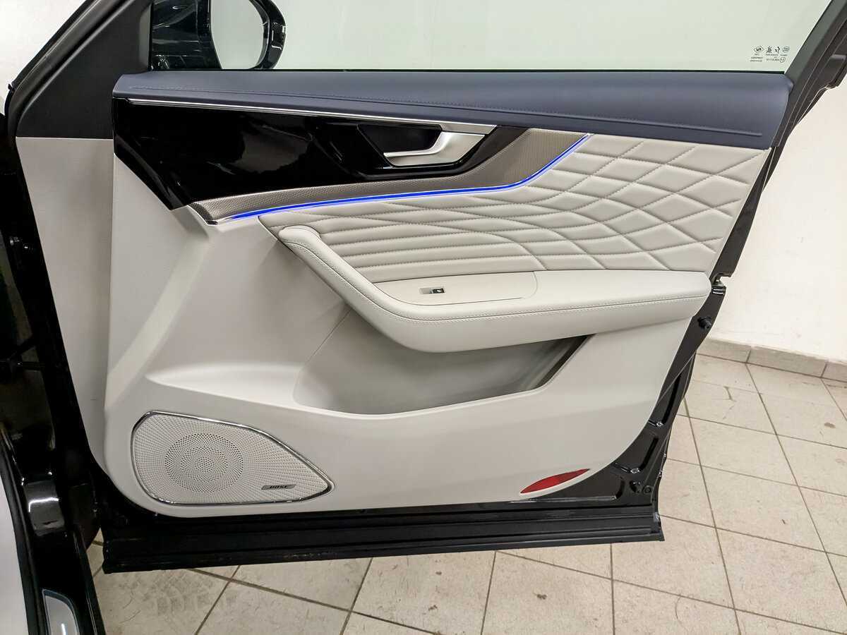 Купить Hongqi HS5, 2024, 3 580 км, фото №26