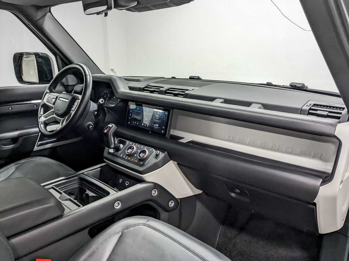 Купить Land Rover Defender 90, 2021, 42 933 км, фото №11