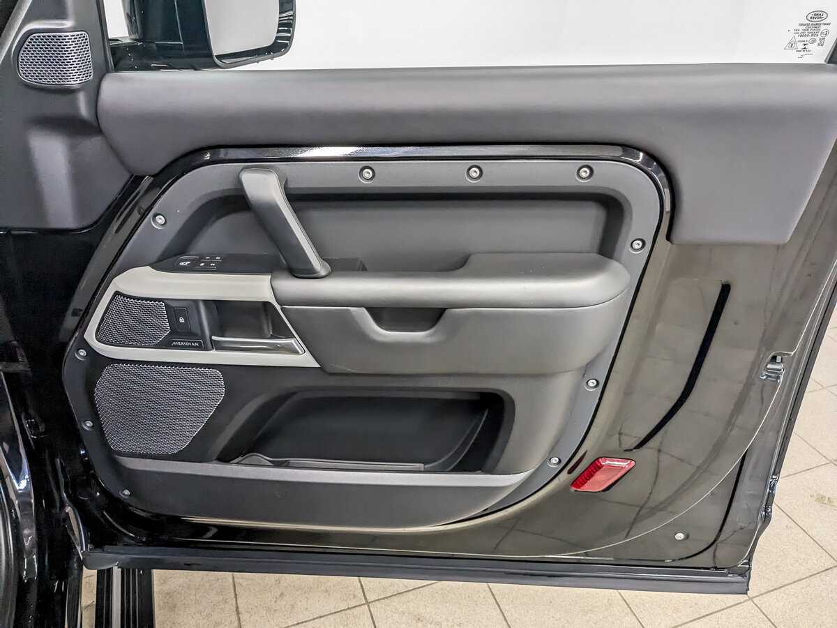 Купить Land Rover Defender 90, 2021, 42 933 км, фото №26