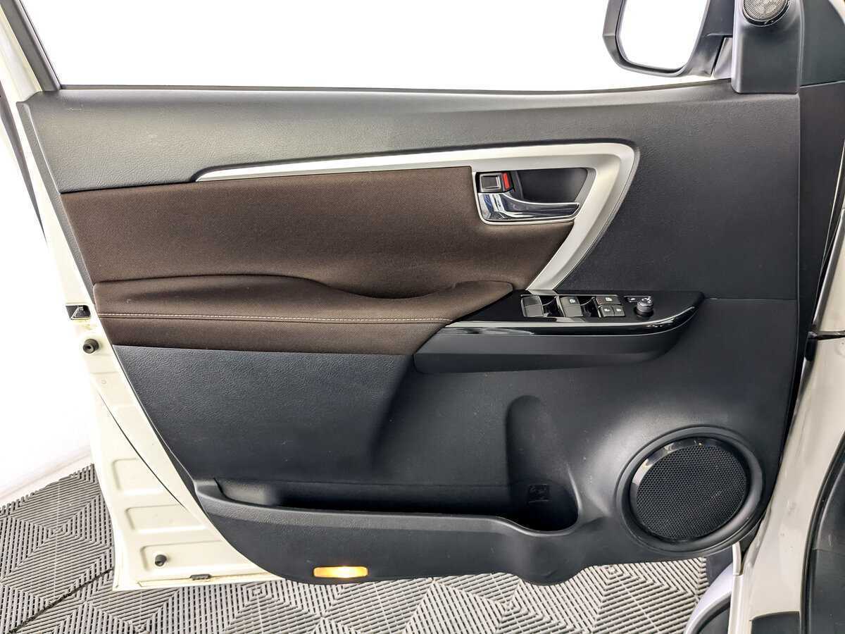 Купить Toyota Fortuner, 2019, 65 140 км, фото №18