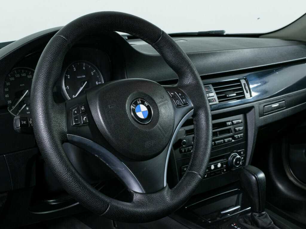 Купить BMW 3 серии 320i, 2010, 285 845 км, фото №12