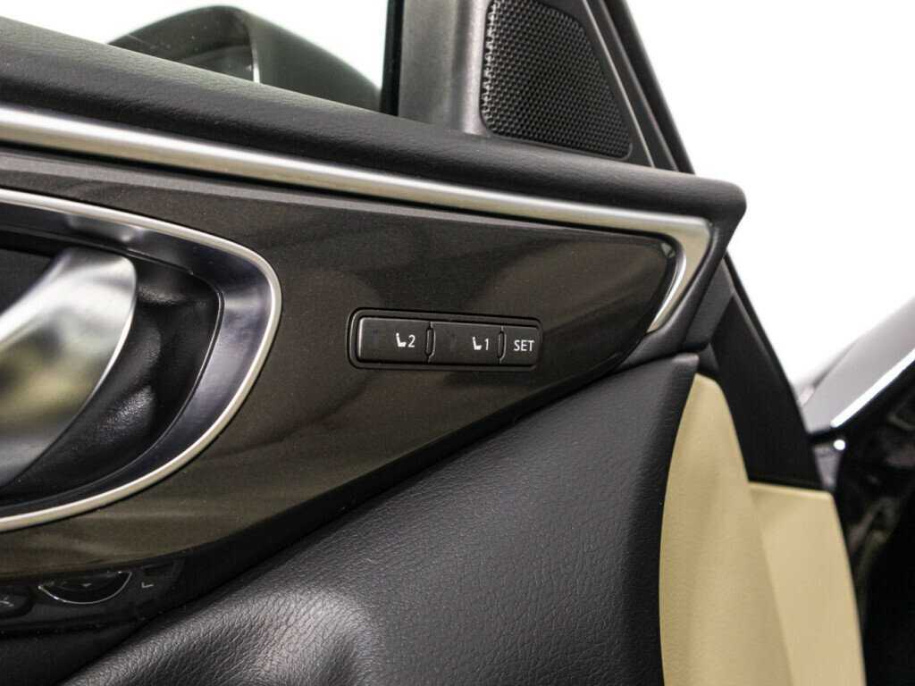 Купить Infiniti Q50, 2015, 112 679 км, фото №19