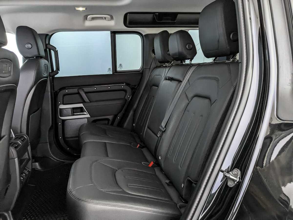 Купить Land Rover Defender 110, 2021, 70 730 км, фото №17