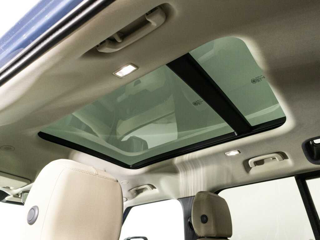 Купить Land Rover Defender 110, 2021, 95 660 км, фото №17