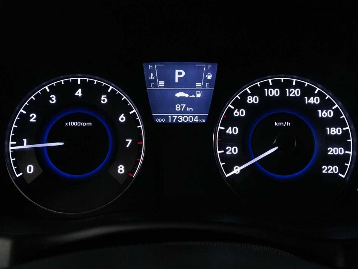 Купить Hyundai Solaris, 2011, 172 938 км, фото №12