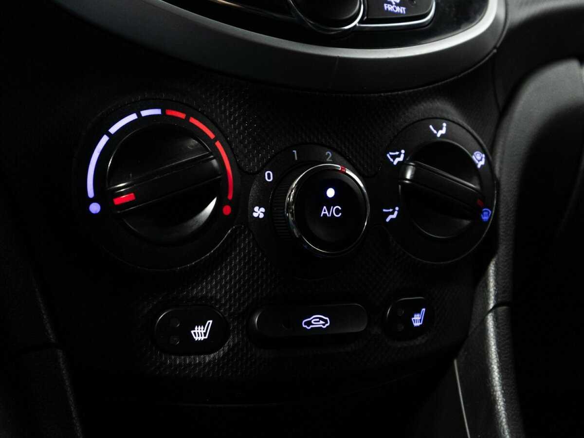 Купить Hyundai Solaris, 2011, 172 938 км, фото №15