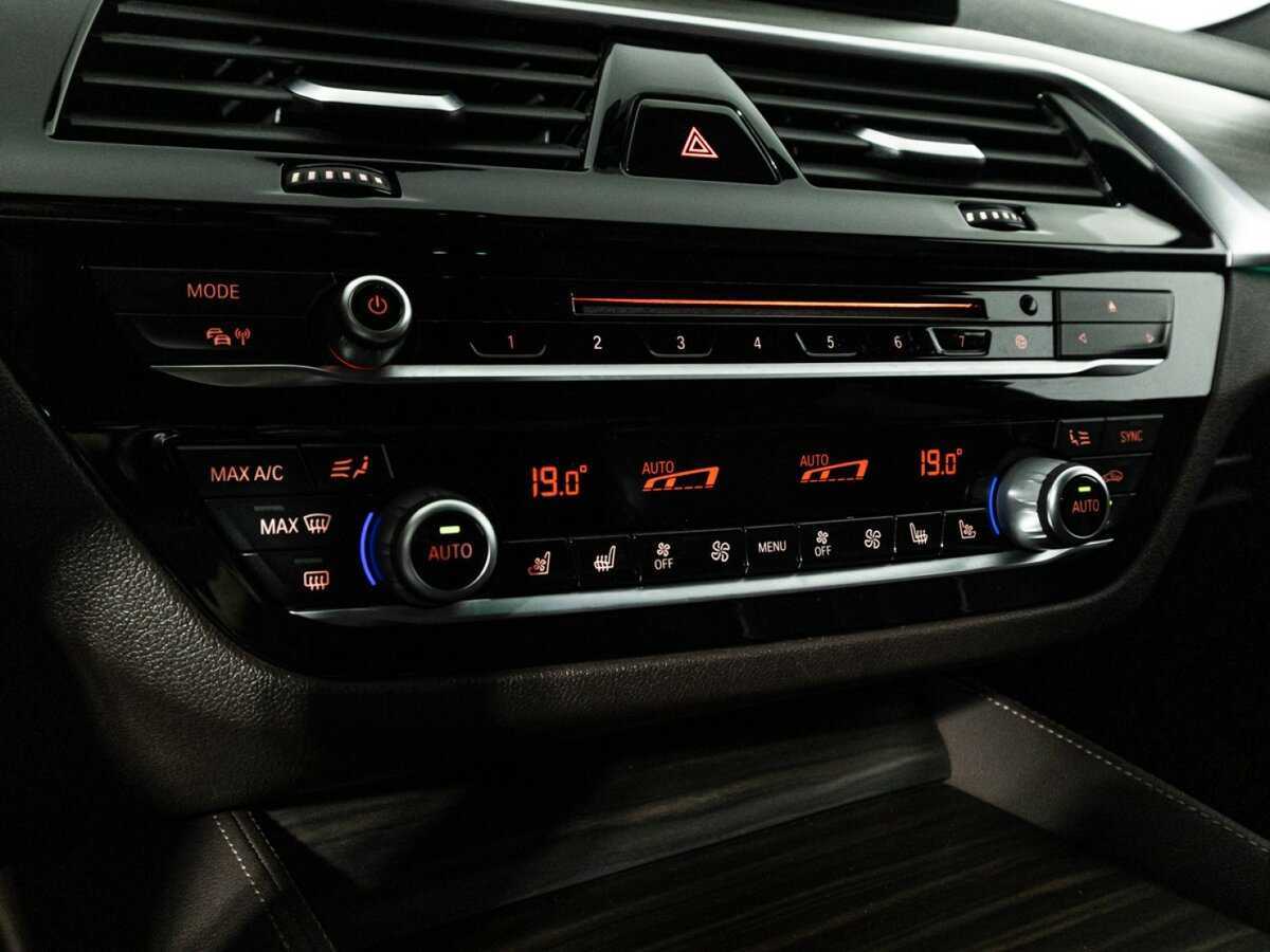 Купить BMW 5 серии 530d xDrive, 2019, 140 175 км, фото №23