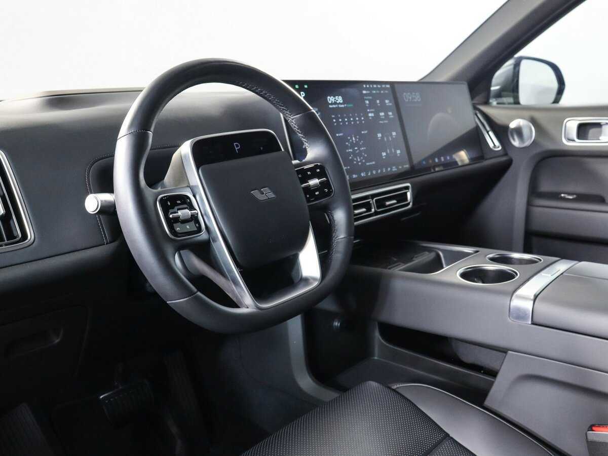 Купить LiXiang L9 52.3 kWh, 2024, 17 444 км, фото №11