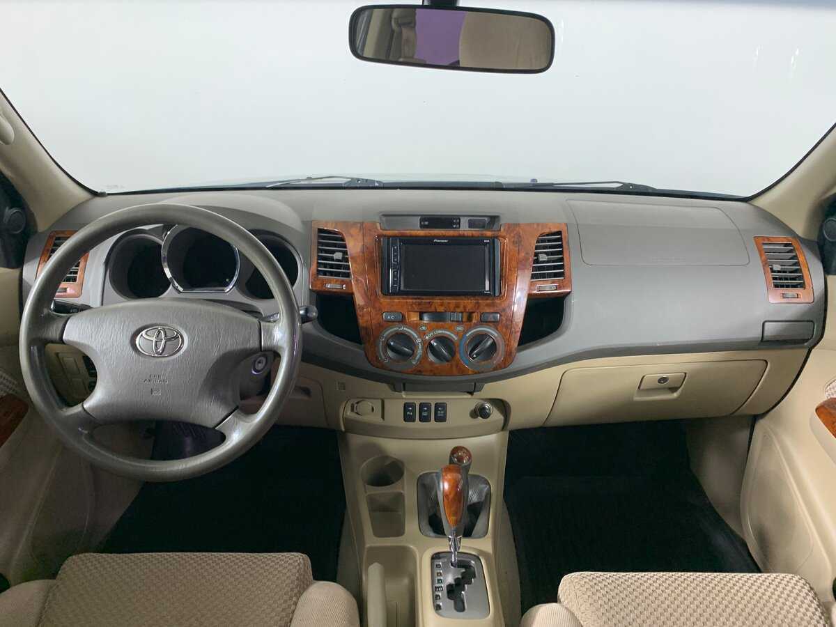 Купить Toyota Fortuner, 2011, 314 544 км, фото №10