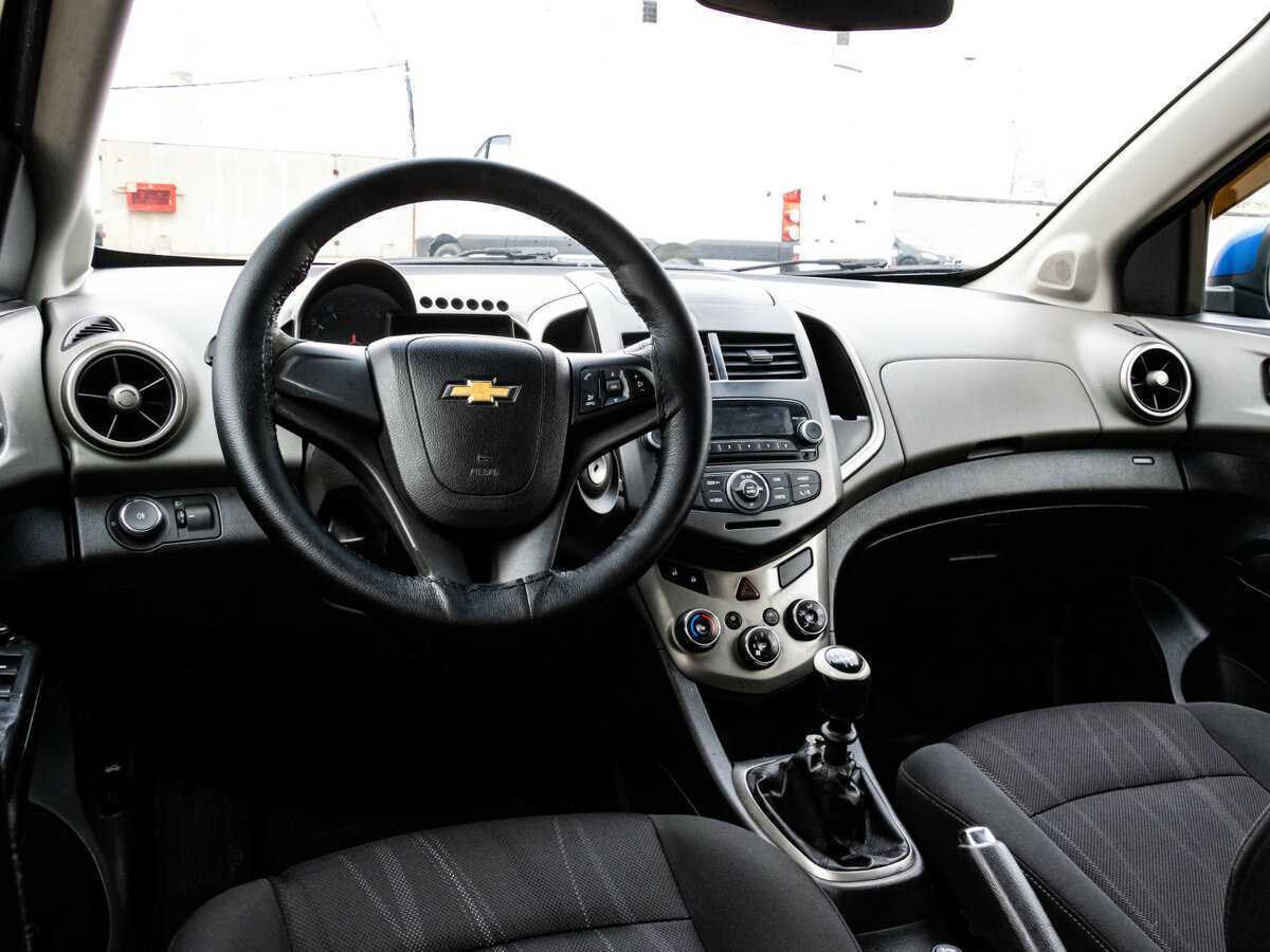 Купить Chevrolet Aveo, 2013, 243 929 км, фото №9