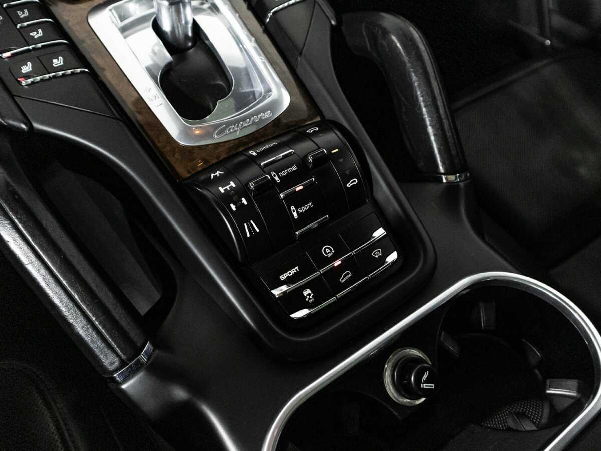 Купить Porsche Cayenne Turbo, 2010, 151 986 км, фото №16
