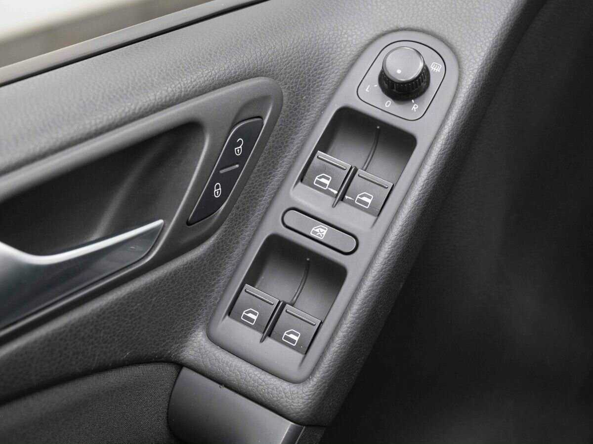 Купить Volkswagen Golf, 2009, 149 890 км, фото №17