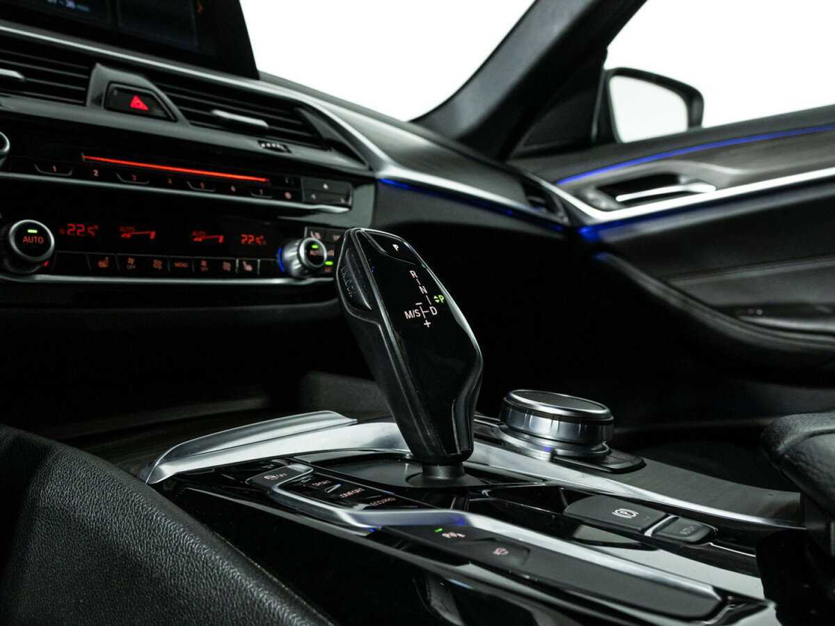 Купить BMW 5 серии 530i xDrive, 2017, 230 970 км, фото №19