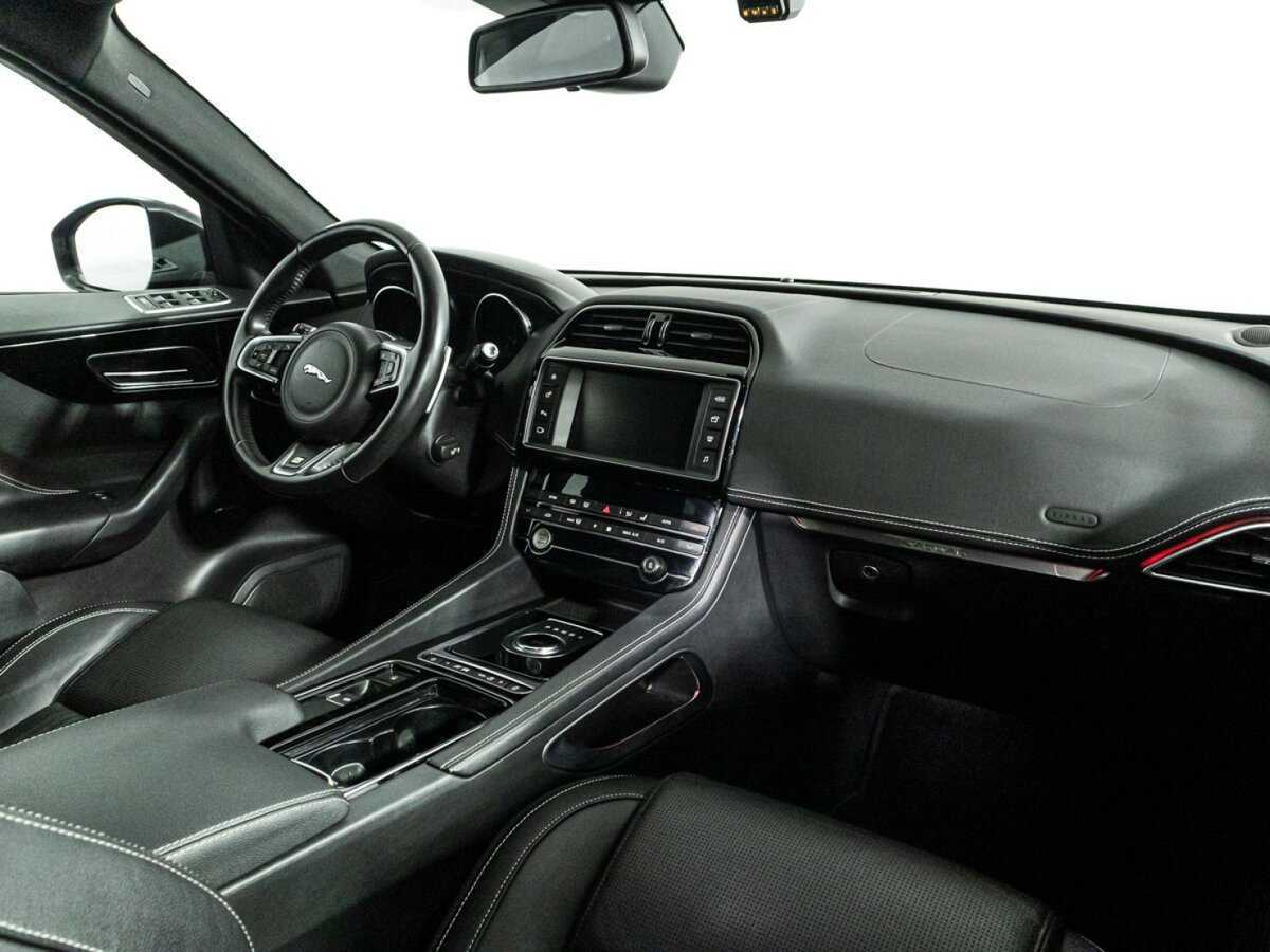 Купить Jaguar F-Pace, 2018, 30 961 км, фото №9