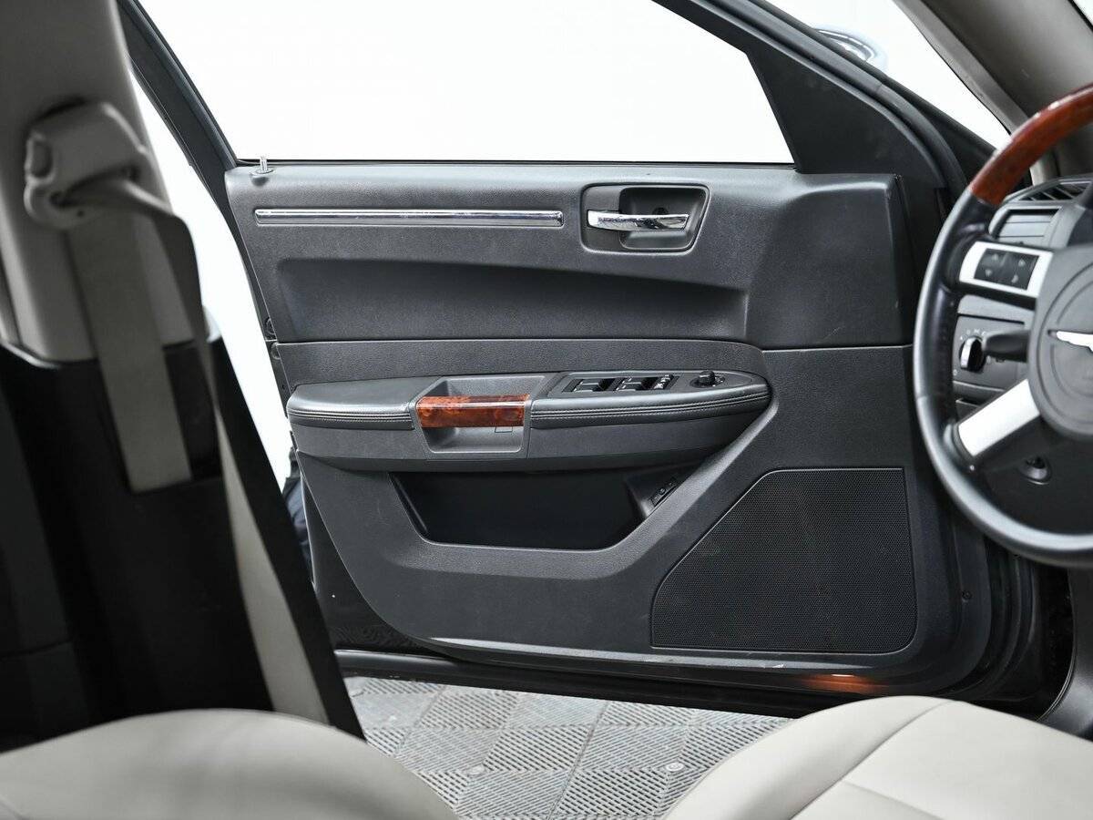 Купить Chrysler 300C, 2004, 176 000 км, фото №7