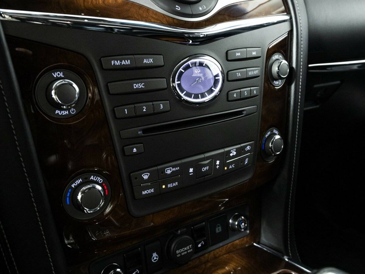 Купить Infiniti QX80, 2017, 129 877 км, фото №23