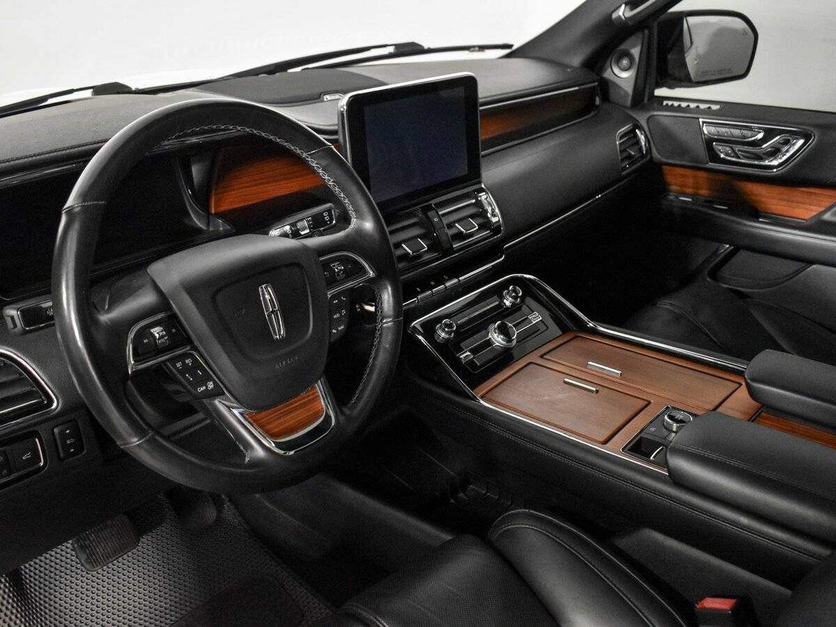 Купить Lincoln Navigator L, 2018, 34 389 км, фото №9