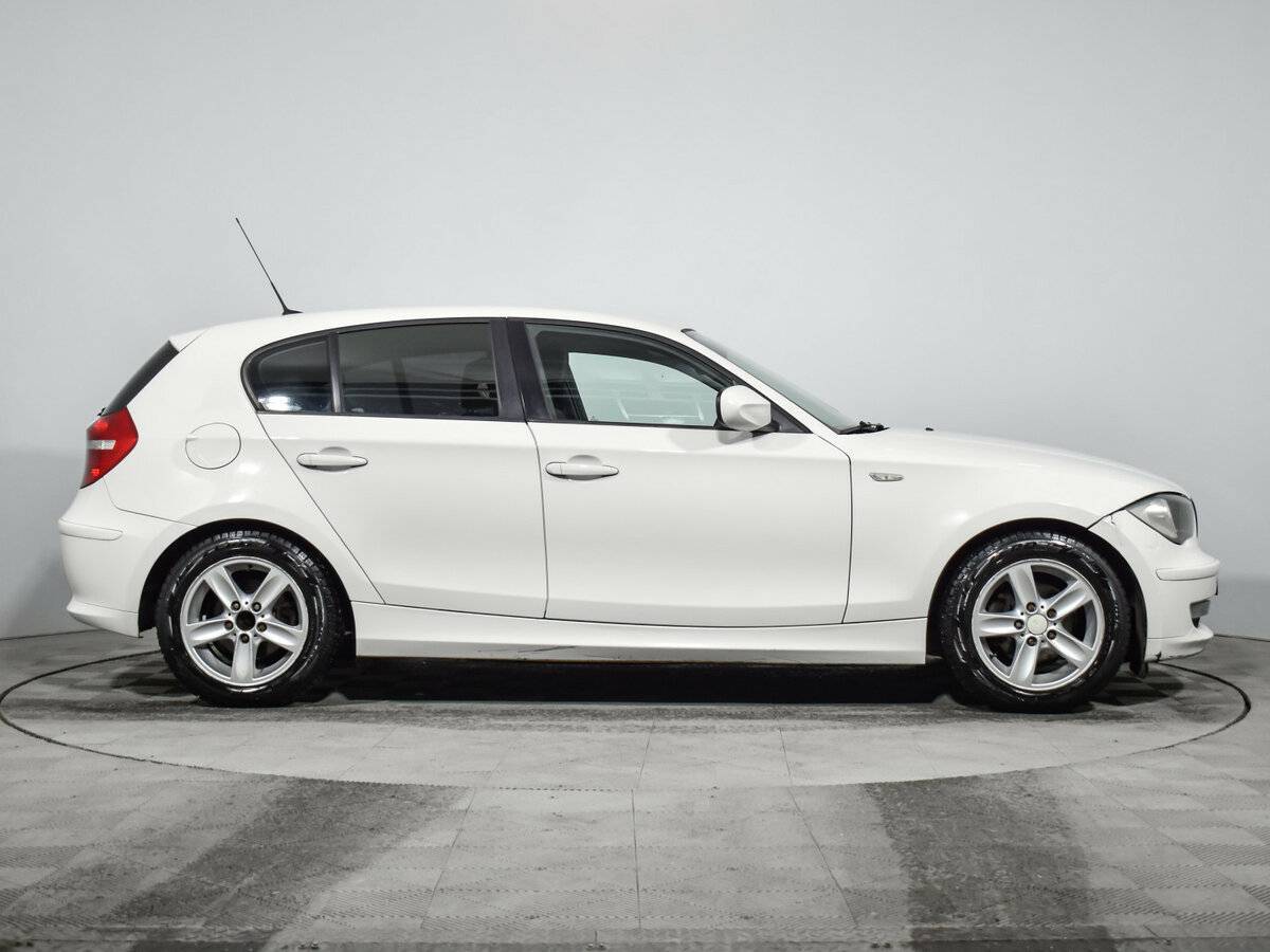 Купить BMW 1 серии 116i, 2010, 216 127 км, фото №4