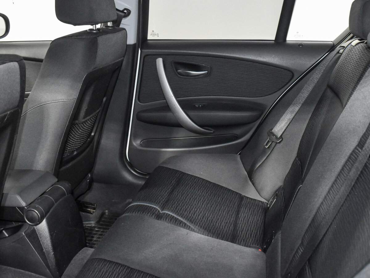 Купить BMW 1 серии 116i, 2010, 216 127 км, фото №13