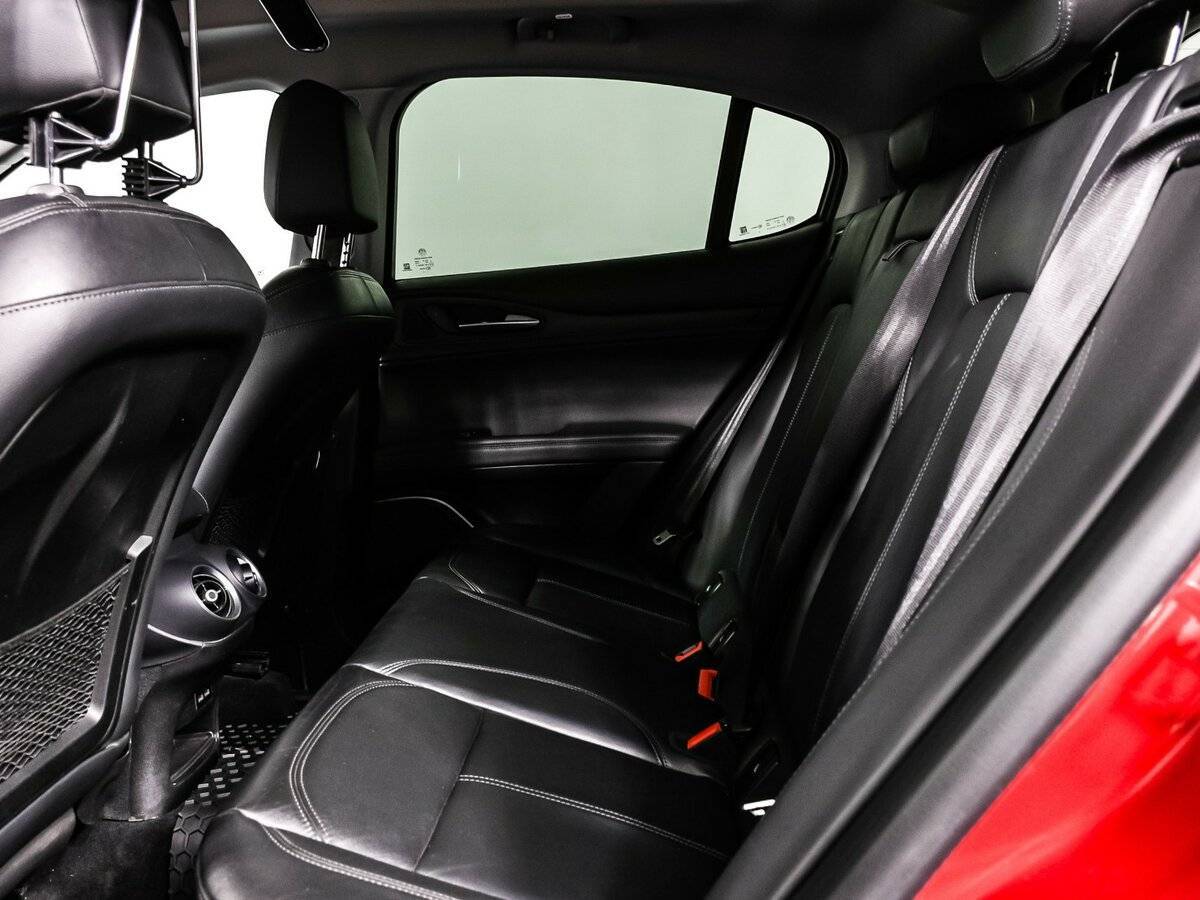 Купить Alfa Romeo Stelvio, 2017, 75 972 км, фото №12