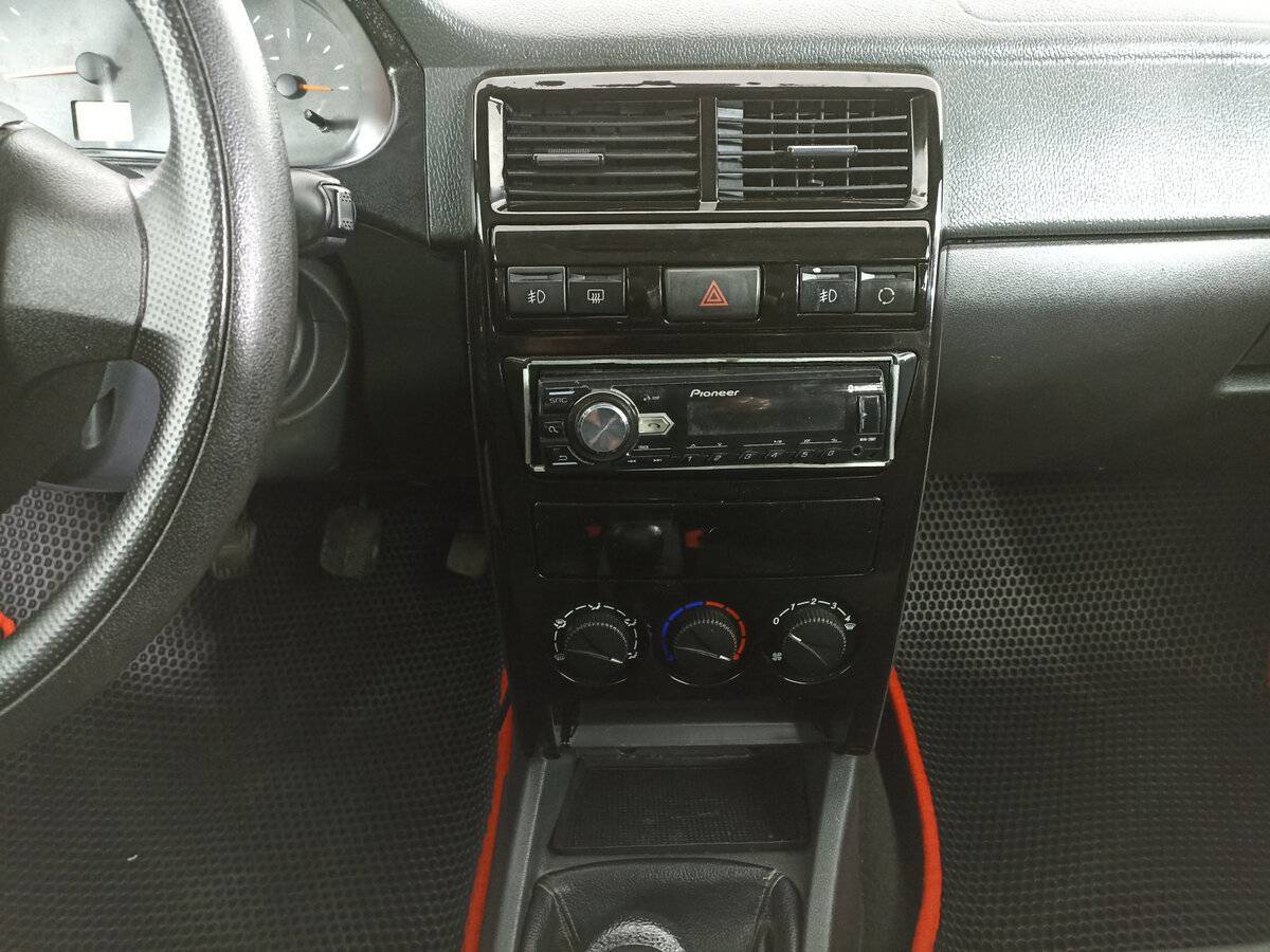 Купить Lada (ВАЗ) Priora, 2011, 194 969 км, фото №15