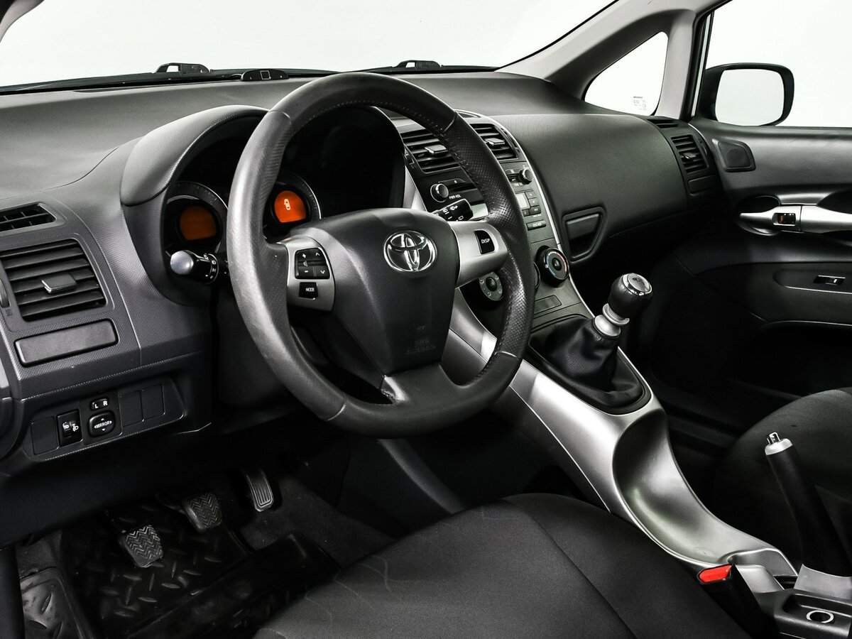 Купить Toyota Auris, 2011, 84 202 км, фото №12