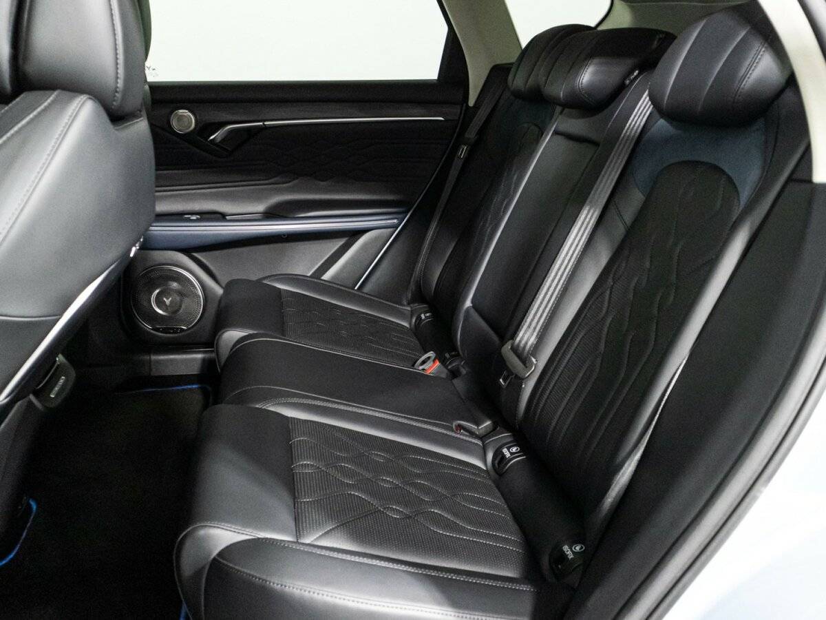 Купить Voyah Free EVR, 2022, 40 641 км, фото №10