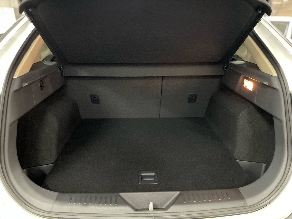 Купить FAW Bestune T77, 2023, 100 км, фото №7