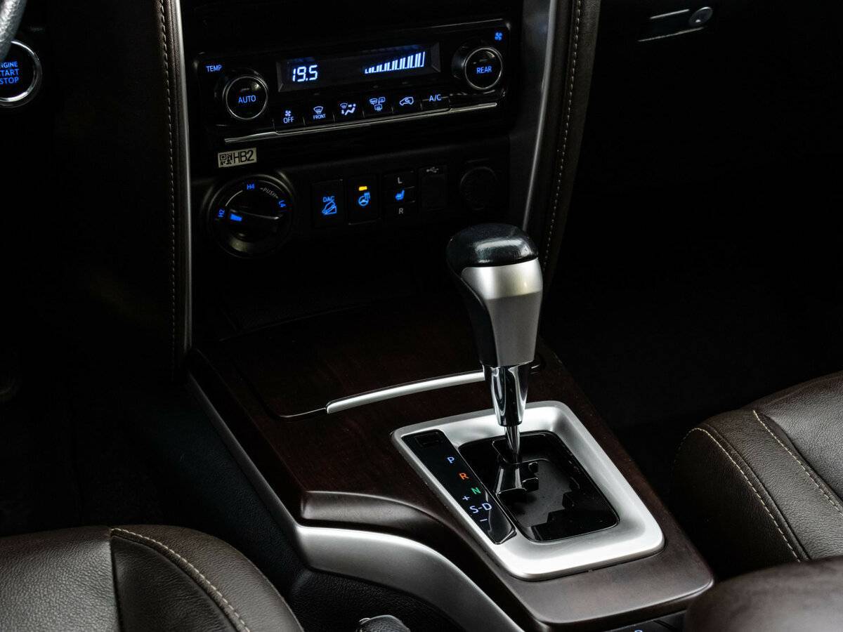 Купить Toyota Fortuner, 2018, 139 668 км, фото №16